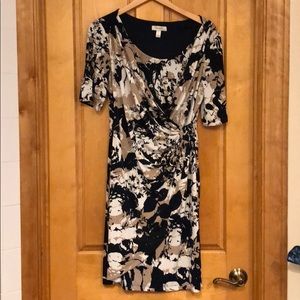 Floral maternity dress - never worn!